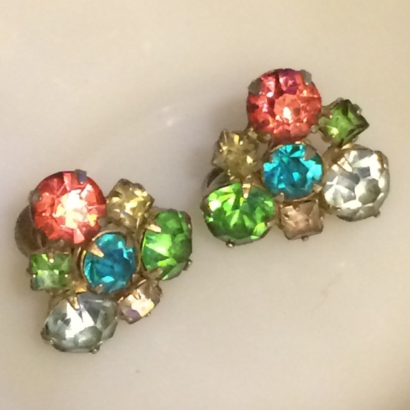 Gorgeous 1950s Vintage Earrings - Picture 2 of 5